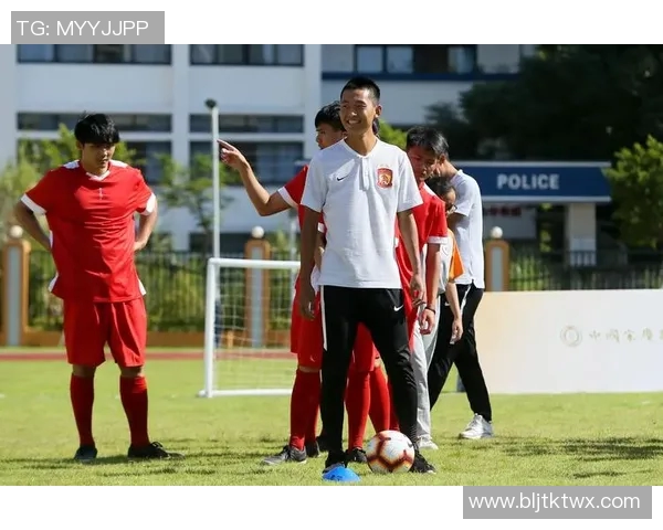 最暖心的足球明星背后的感人故事与无私奉献精神