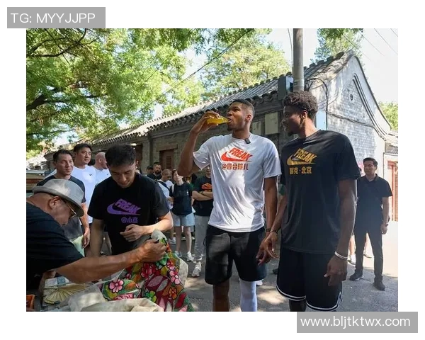 篮球明星贺的传奇之路与成长历程揭秘，激励无数年轻球员追逐梦想